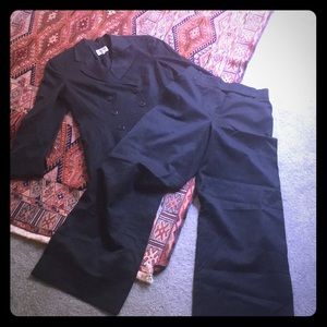 Armani suit sz 4 Black insanely gorgeous